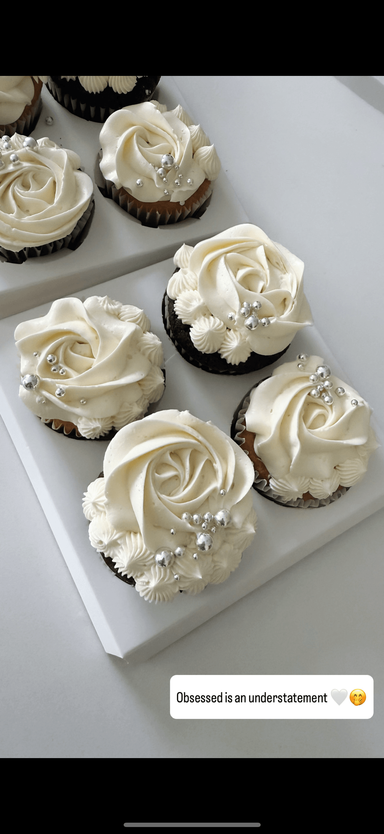 4 white cupcakes - custom eggless gallery cake by Cakes by Ashni